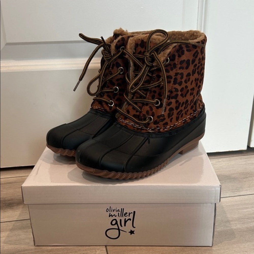Olivia Miller Girl! Girls leopard print snow rain faux fur lined boots size 3